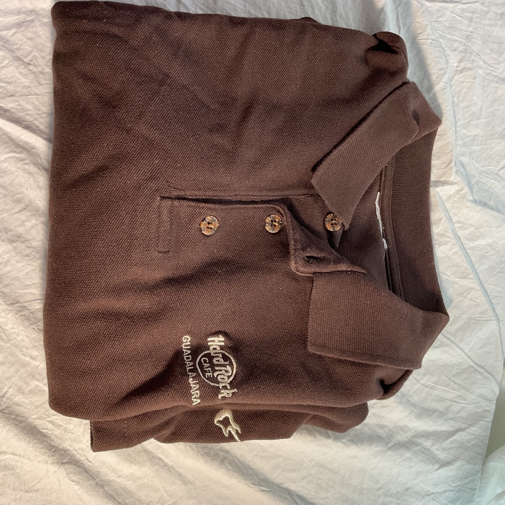 Brown Hard Rock Cafe t-shirt